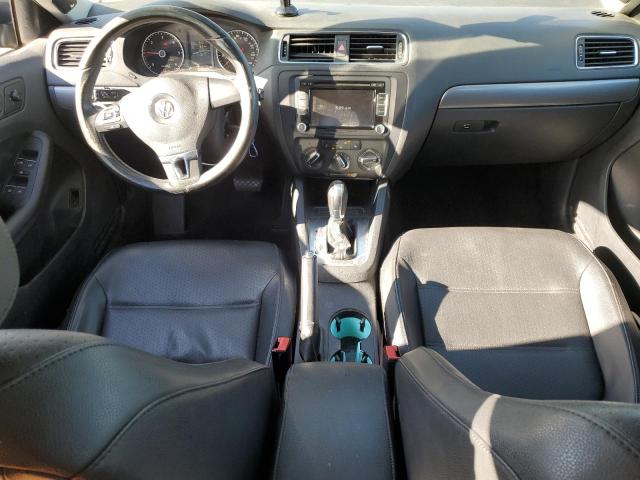 Sedans VOLKSWAGEN JETTA 2014 Szary