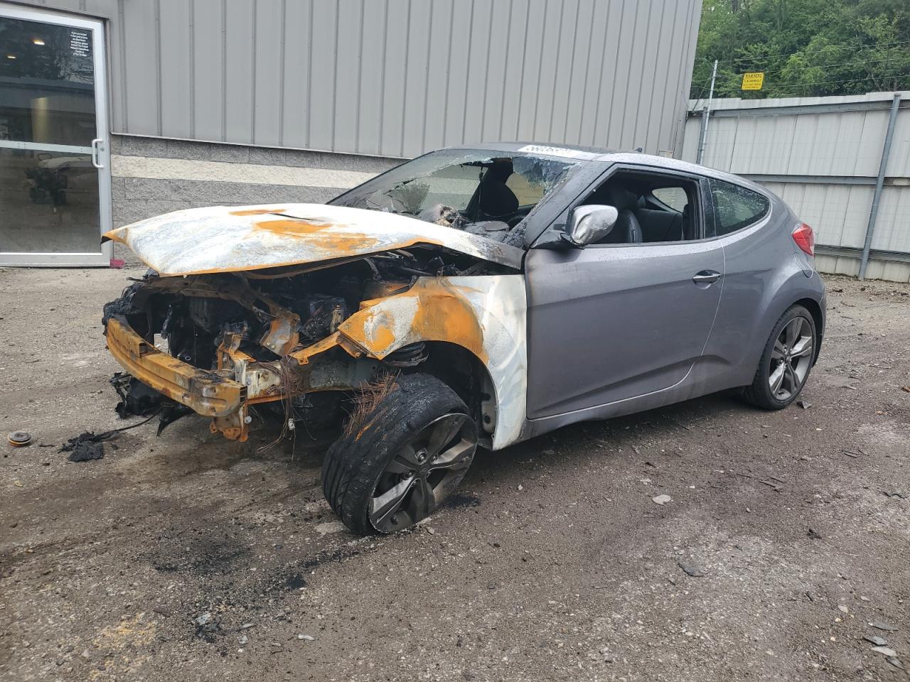 2015 Hyundai Veloster zu verkaufen in West Mifflin, PA - Burn