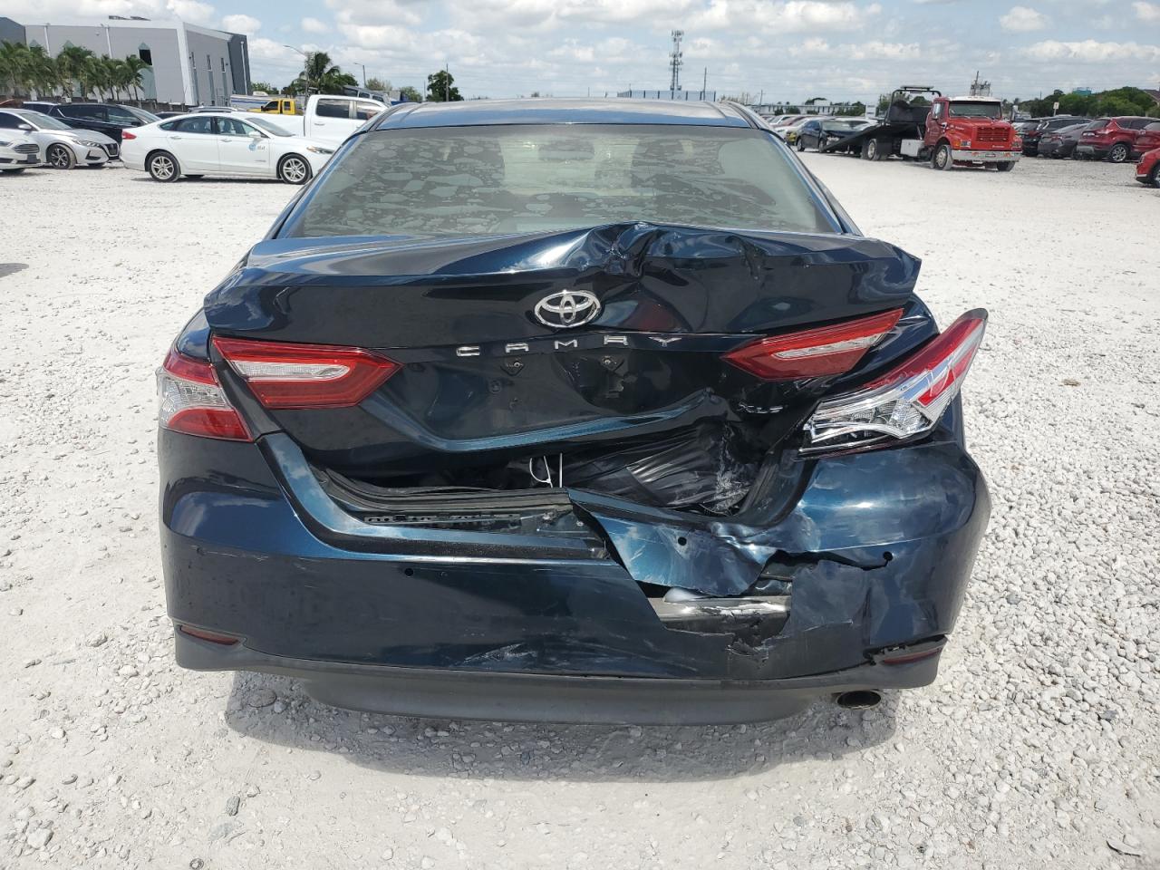4T1B11HK1JU534065 TOYOTA CAMRY 2018