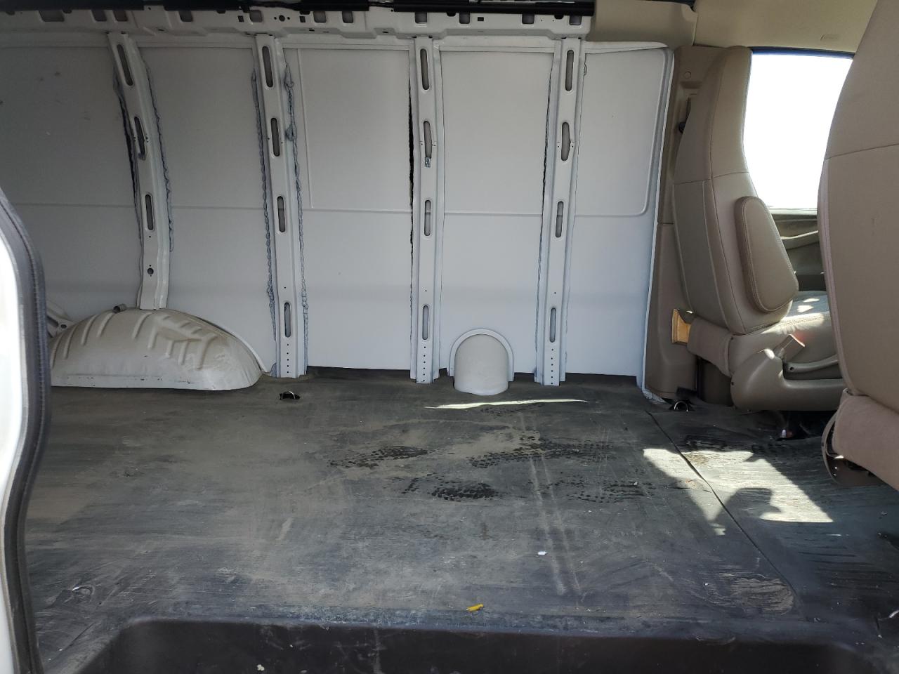 2022 Chevrolet Express G2500 VIN: 1GCWGAFP2N1246856 Lot: 56951385
