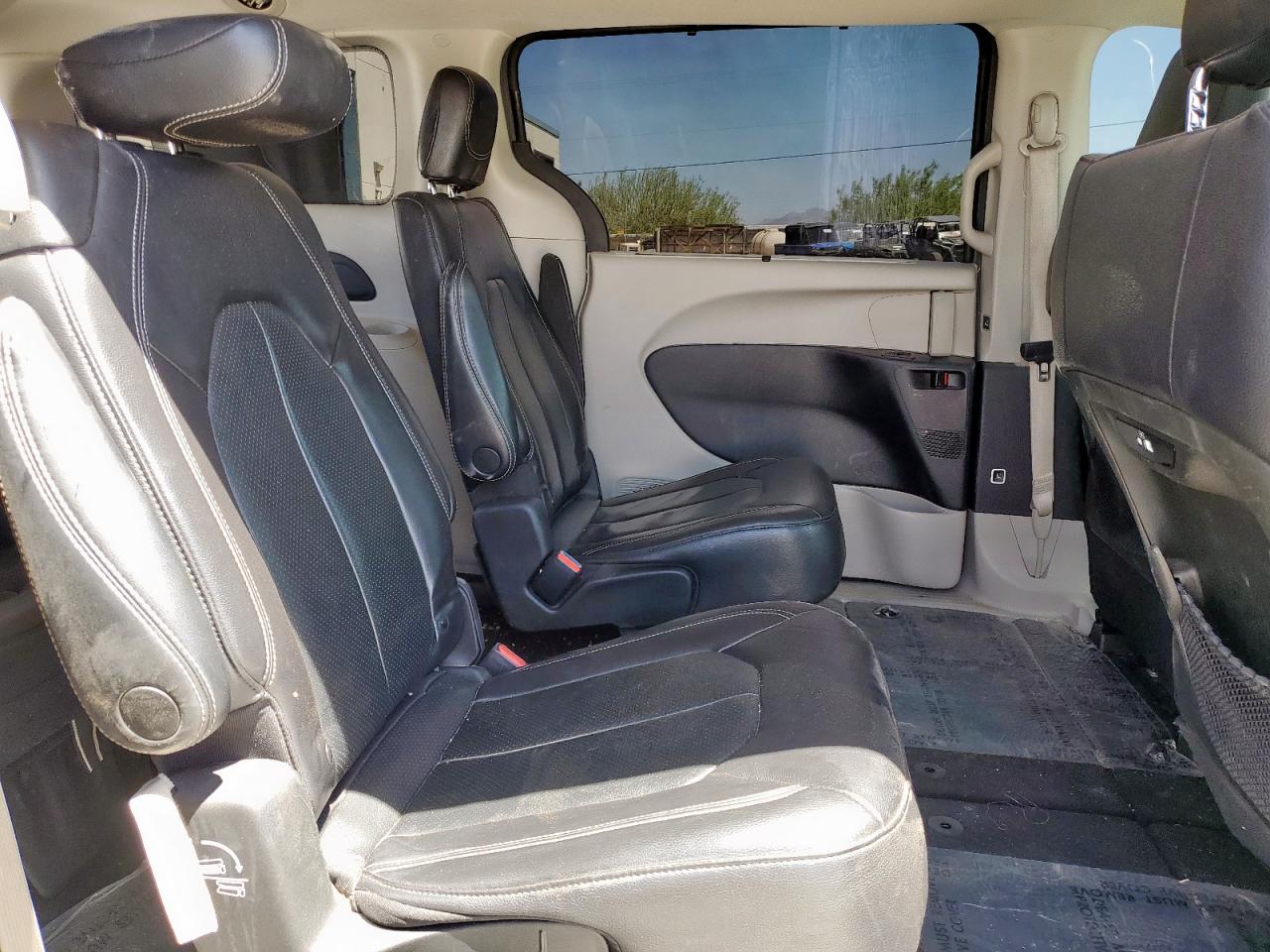 2022 Chrysler Pacifica Touring L VIN: 2C4RC1BG0NR135958 Lot: 56690175