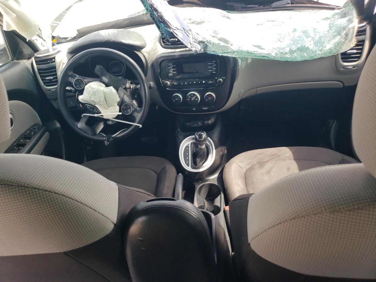 KNDJN2A28G7833211 KIA SOUL 2016
