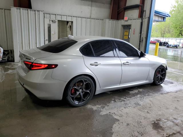  ALFA ROMEO GIULIA 2019 Srebrny