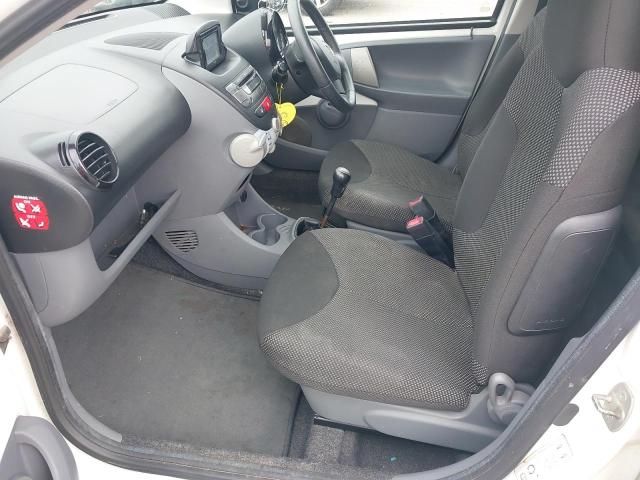 2011 TOYOTA AYGO GO VV