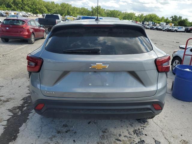  CHEVROLET TRAX 2024 Srebrny
