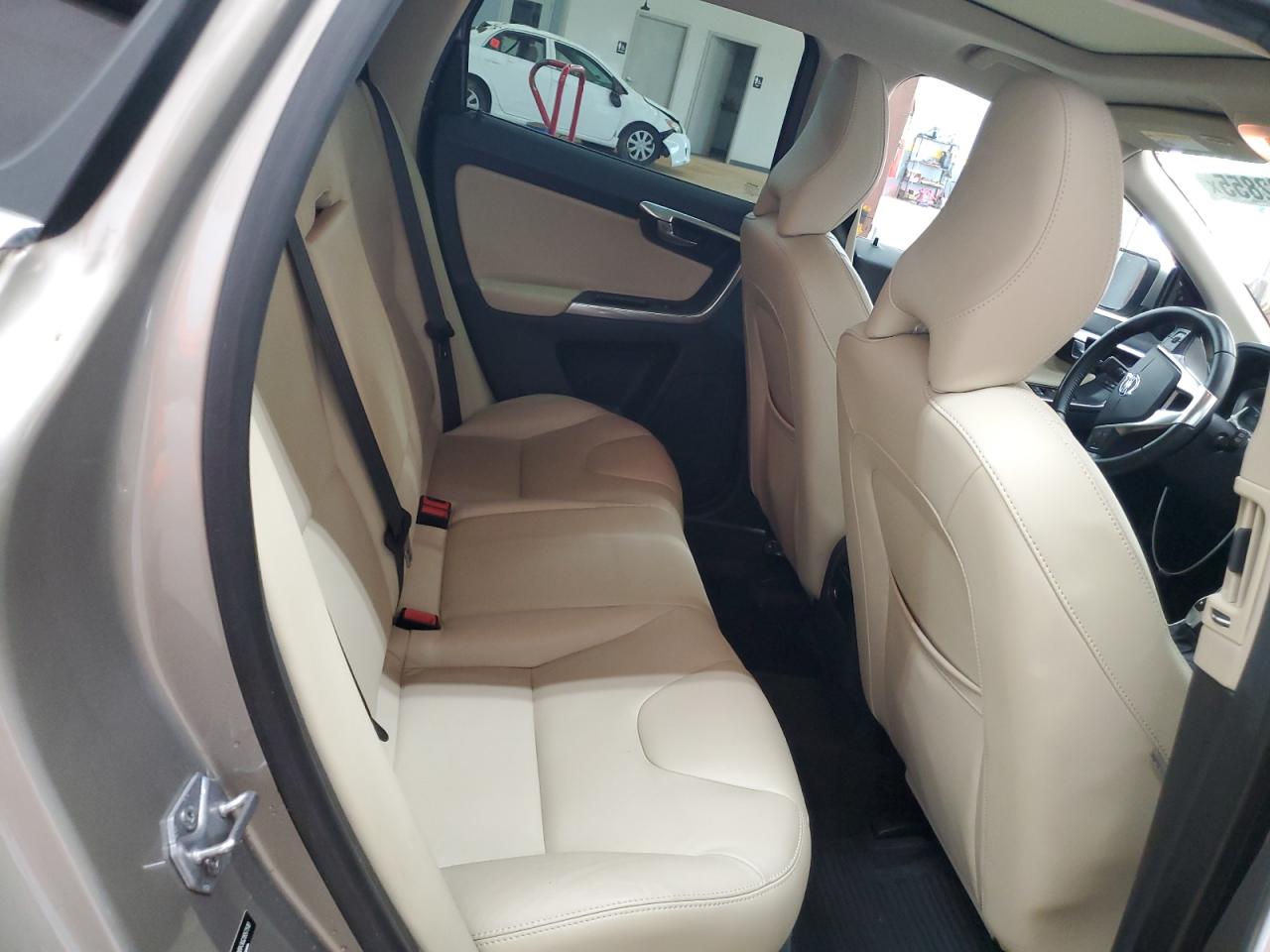 2016 Volvo Xc60 T5 Premier VIN: YV440MDKXG2857510 Lot: 56482855