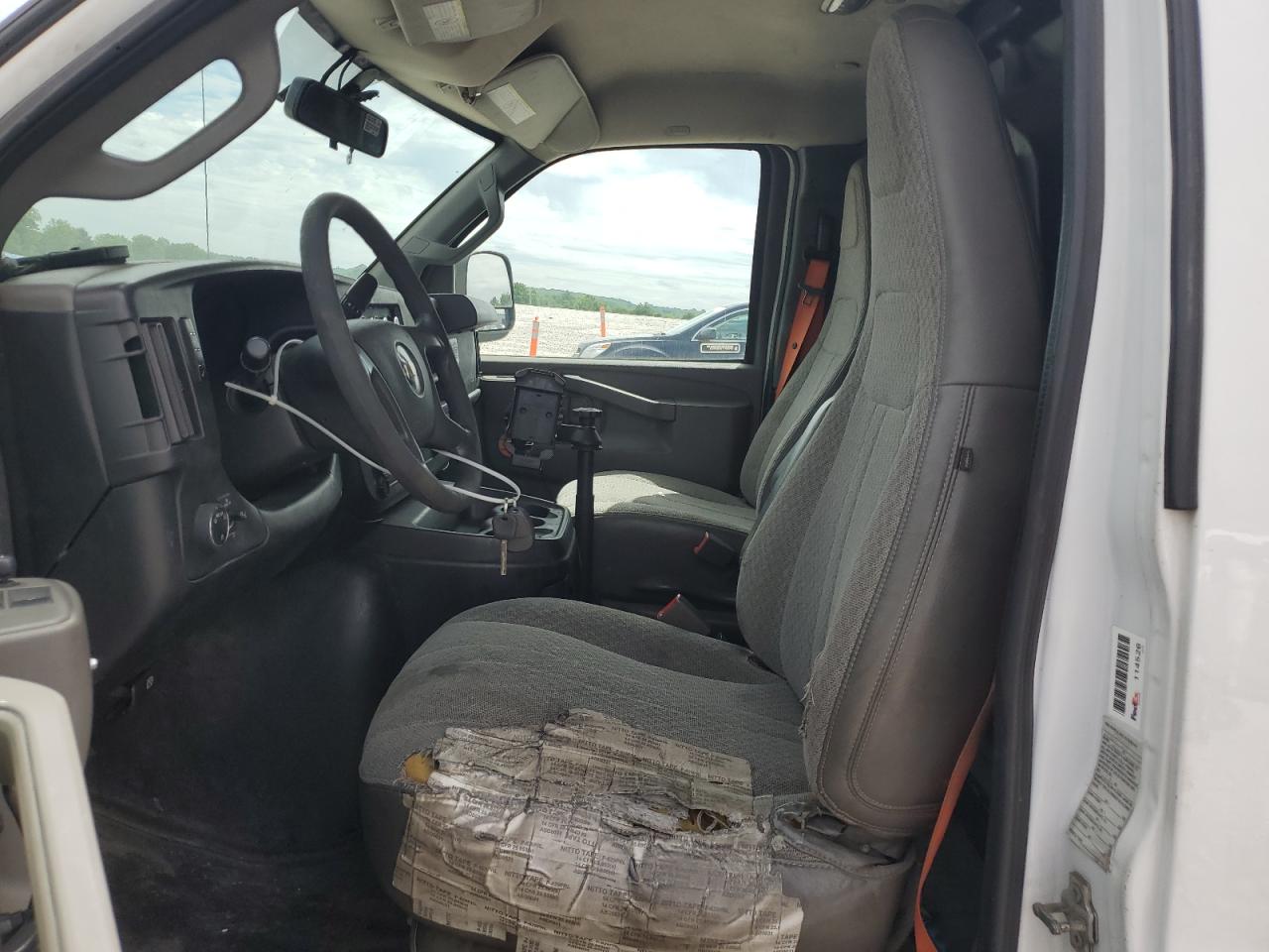 1gcwgaf16h1215612 1GCWGAF16H1215612 2017 Chevrolet Express G2500