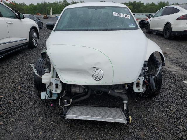  VOLKSWAGEN BEETLE 2015 Белый