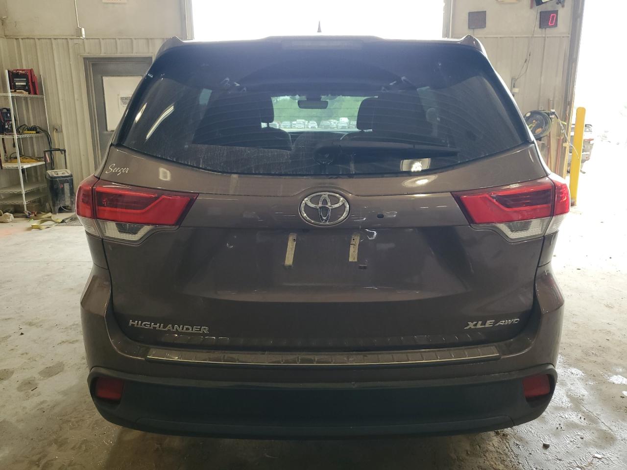 2018 Toyota Highlander Se VIN: 5TDJZRFHXJS872020 Lot: 57116995