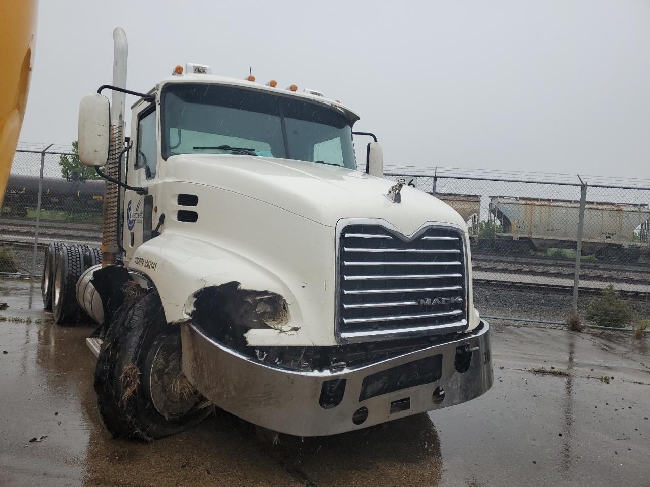 2012 Mack Cxu613 Semi Truck for Sale in Moraine, OH - Front End