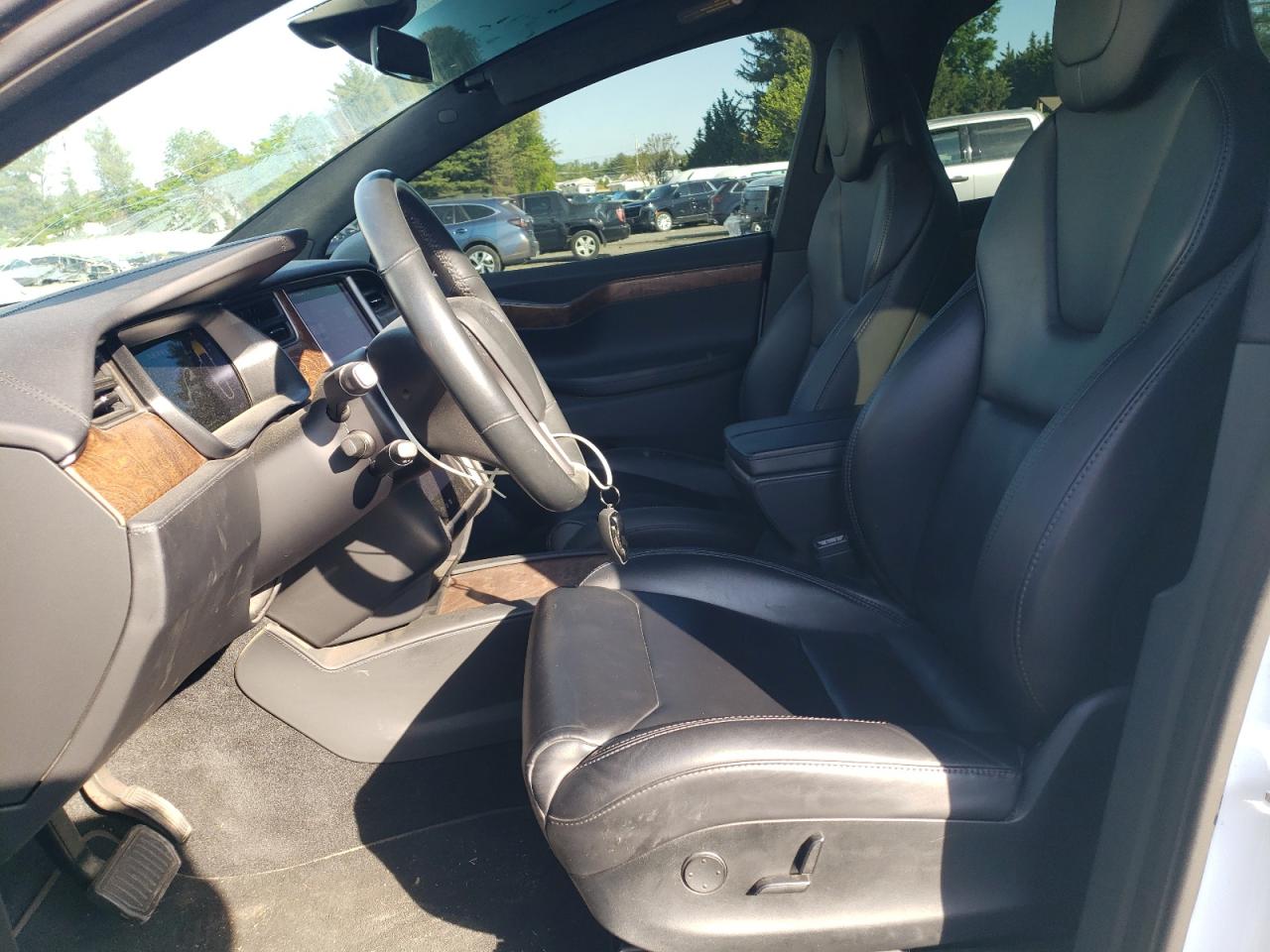 2020 Tesla Model X VIN: 5YJXCDE22LF223136 Lot: 55324645