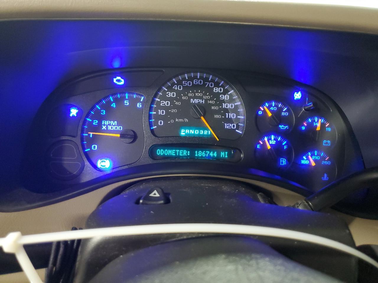 2005 Chevrolet Tahoe K1500 VIN: 1GNEK13T35J103787 Lot: 55668055