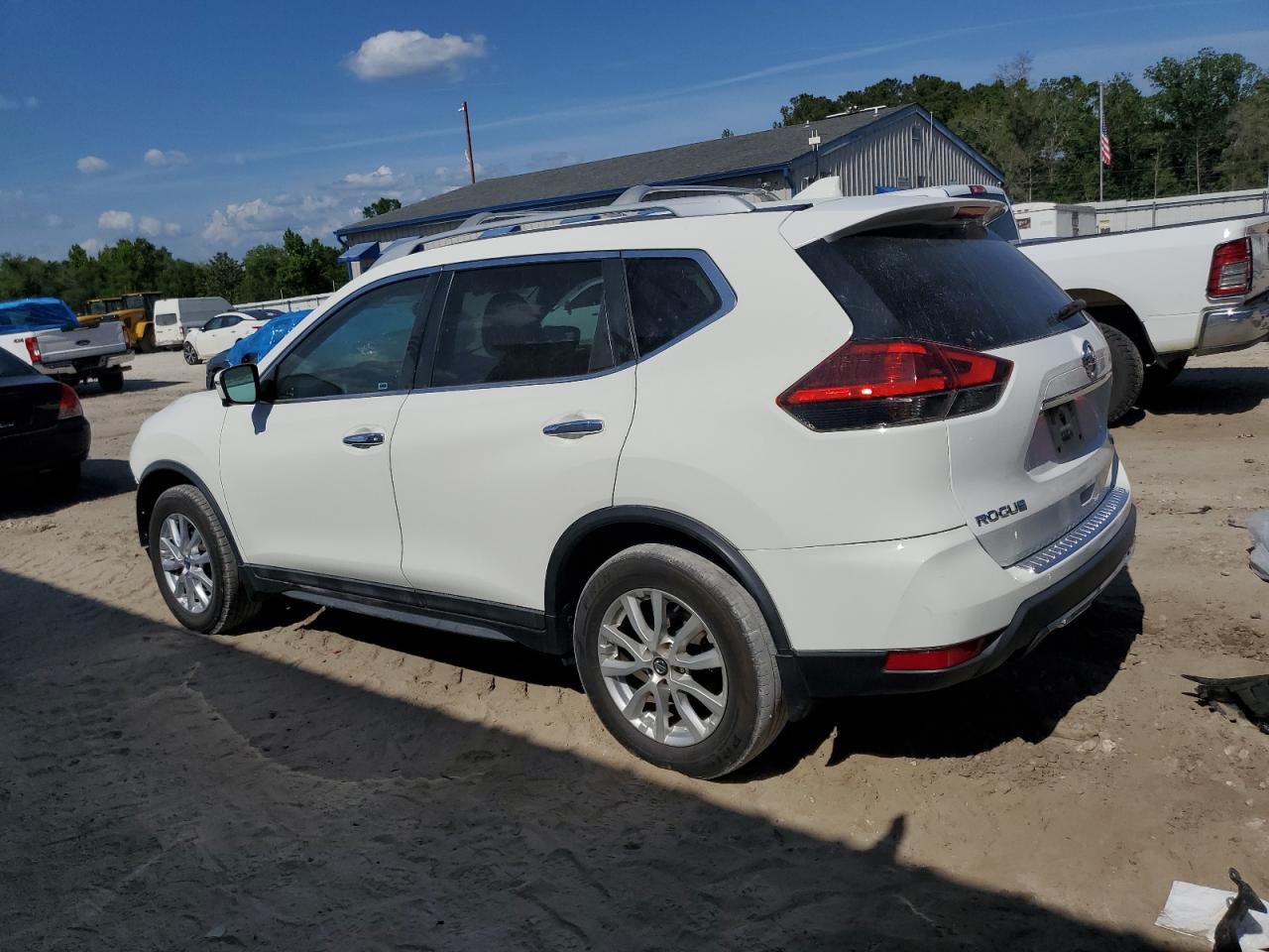 5N1AT2MT7HC879028 NISSAN ROGUE 2017