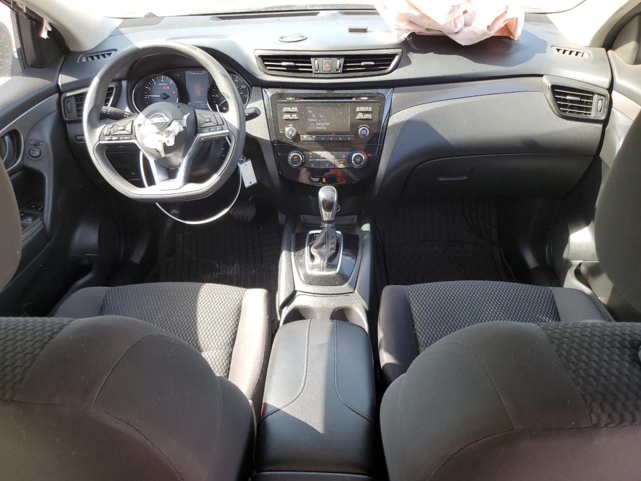 JN1BJ1CP0JW107863 NISSAN ROGUE 2018