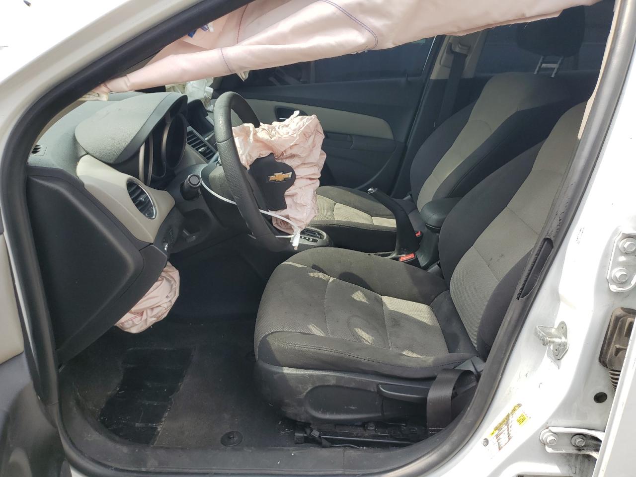 1G1PC5SH6G7136133 CHEVROLET CRUZE 2016
