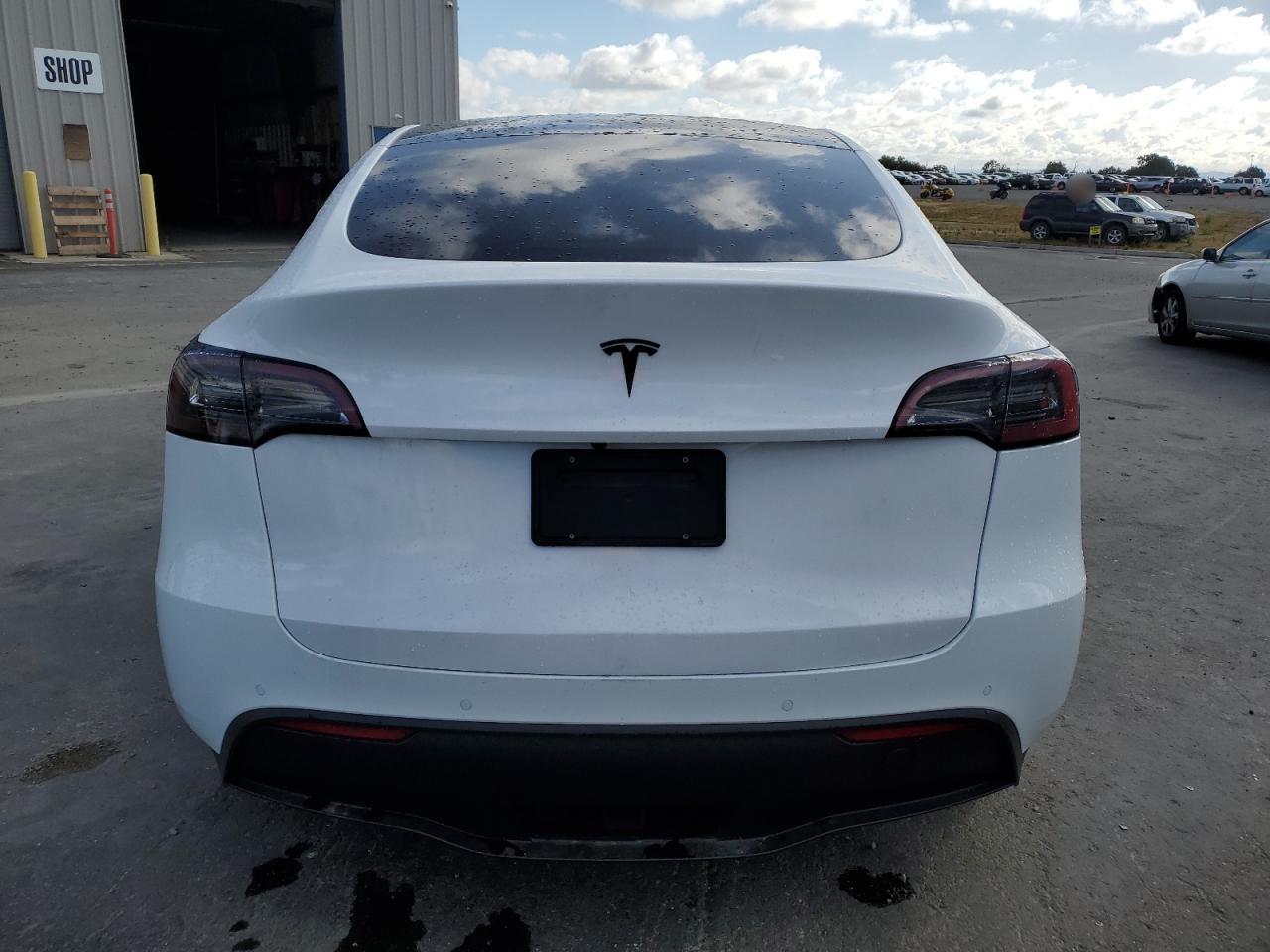 2022 Tesla Model Y VIN: 7SAYGAEE5NF427064 Lot: 55993565