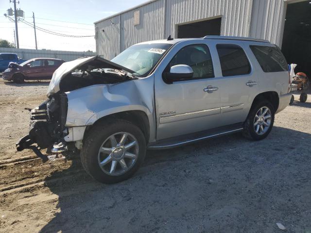  GMC YUKON 2013 Серебристый