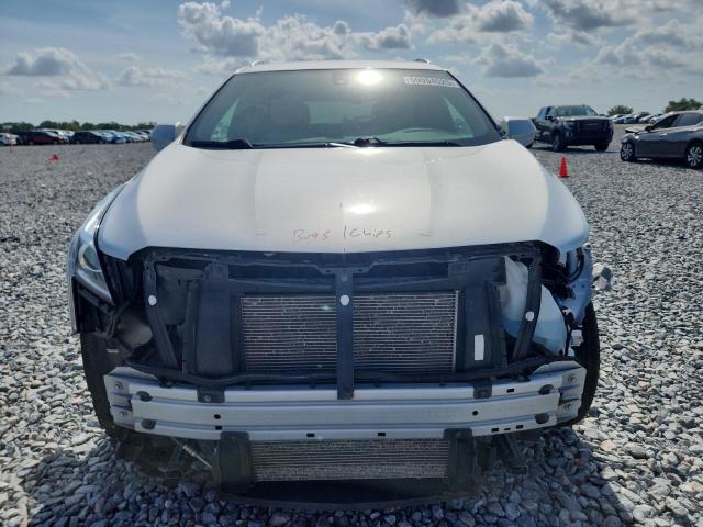  CADILLAC XT5 2018 Серебристый