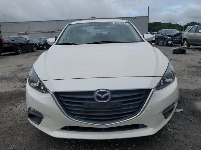 Sedans MAZDA 3 2016 White