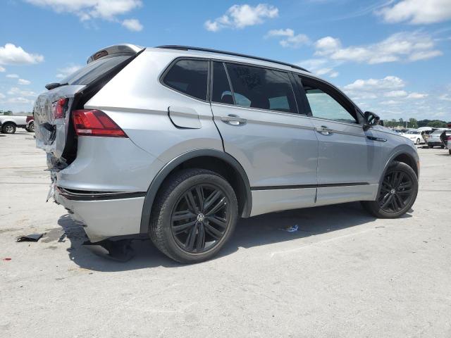  VOLKSWAGEN TIGUAN 2022 Серебристый