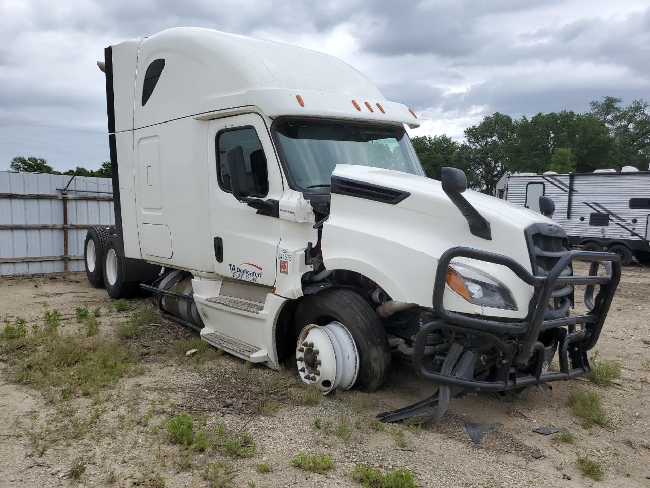 2020 Freightliner Cascadia 126 Semi Truck იყიდება Wichita-ში, KS - Front End
