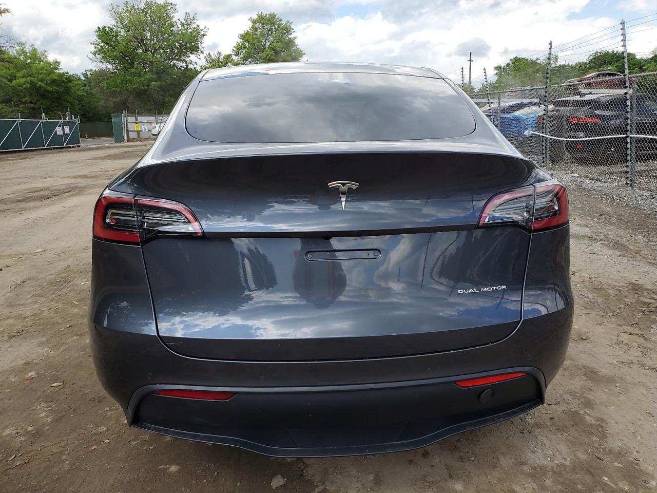 2022 Tesla Model Y VIN: 7SAYGDEE3NF367335 Lot: 56757235