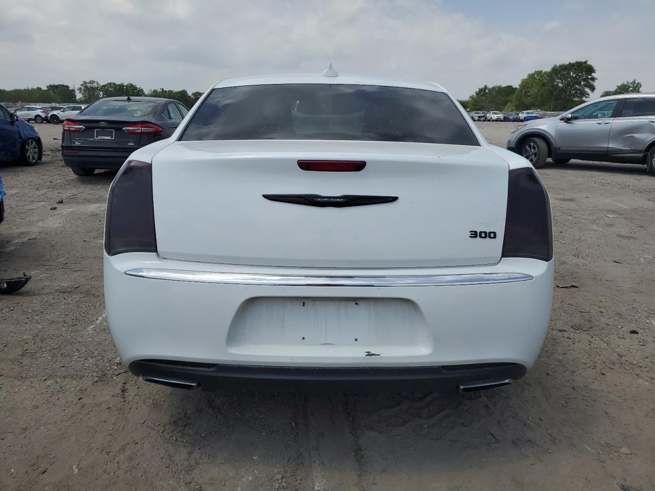2016 Chrysler 300 Limited VIN: 2C3CCAAG0GH161450 Lot: 57163815
