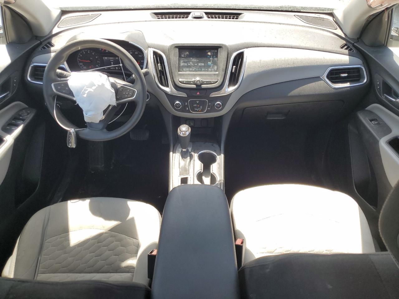 2GNAXHEV9J6113450 CHEVROLET EQUINOX 2018