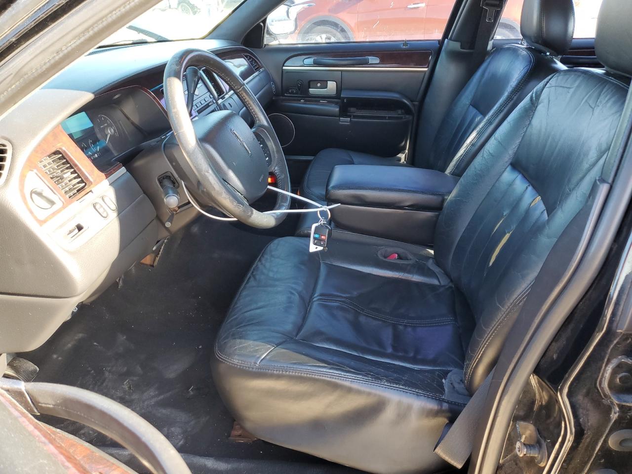 2006 Lincoln Town Car Signature VIN: 1LNHM81V96Y633439 Lot: 56548985