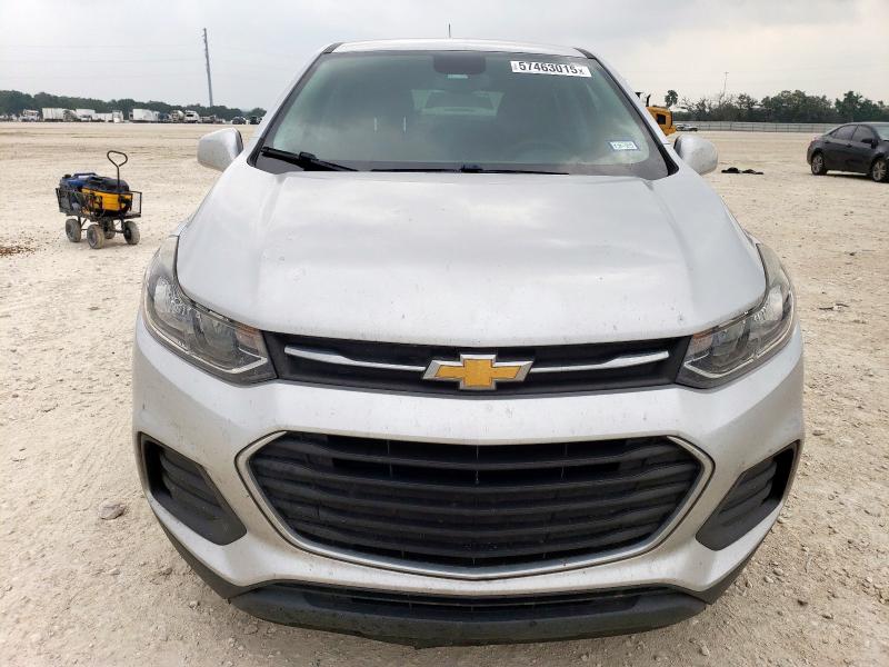  CHEVROLET TRAX 2019 Srebrny