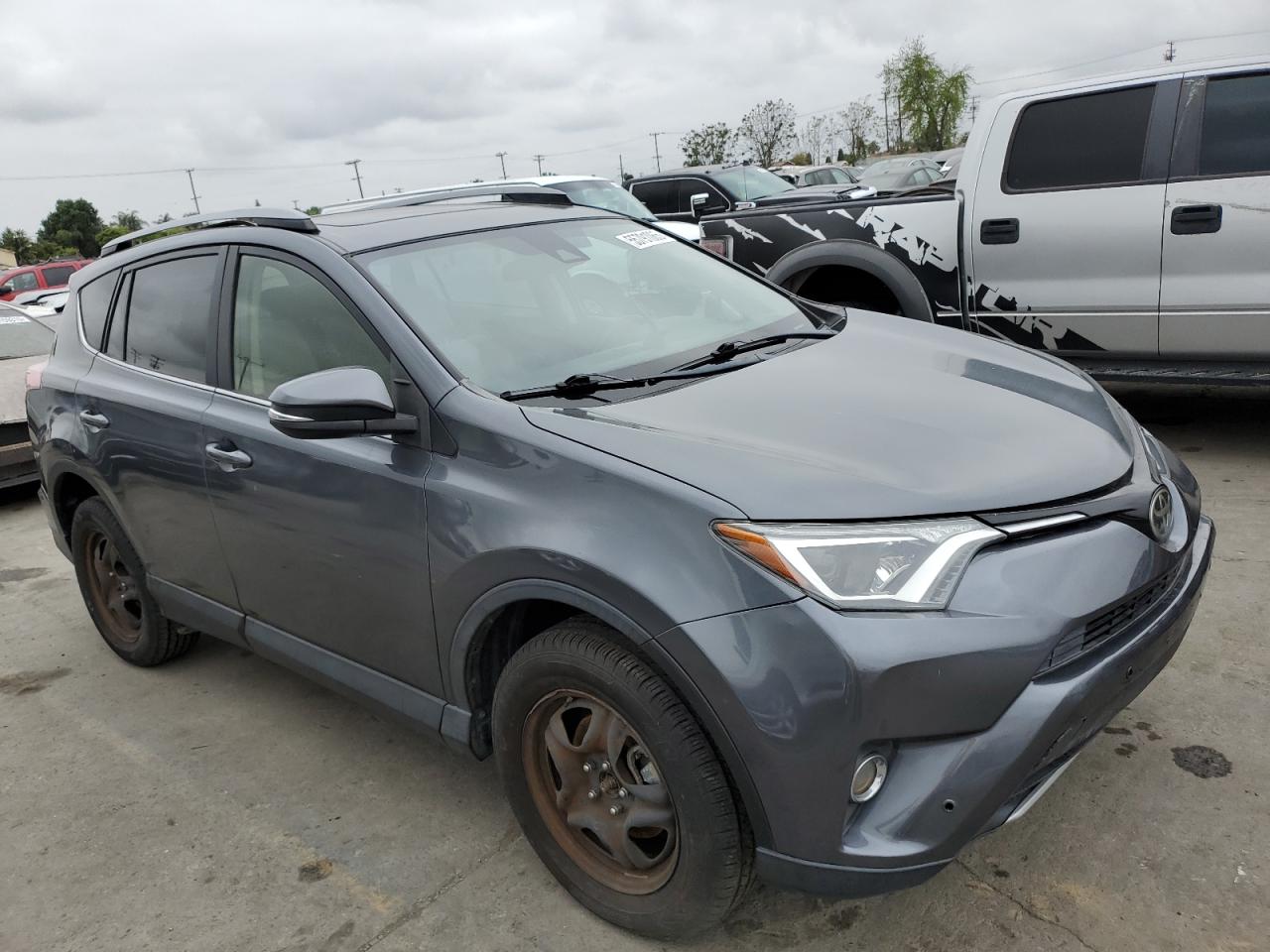 JTMWFREV6HD097162 TOYOTA RAV4 2017
