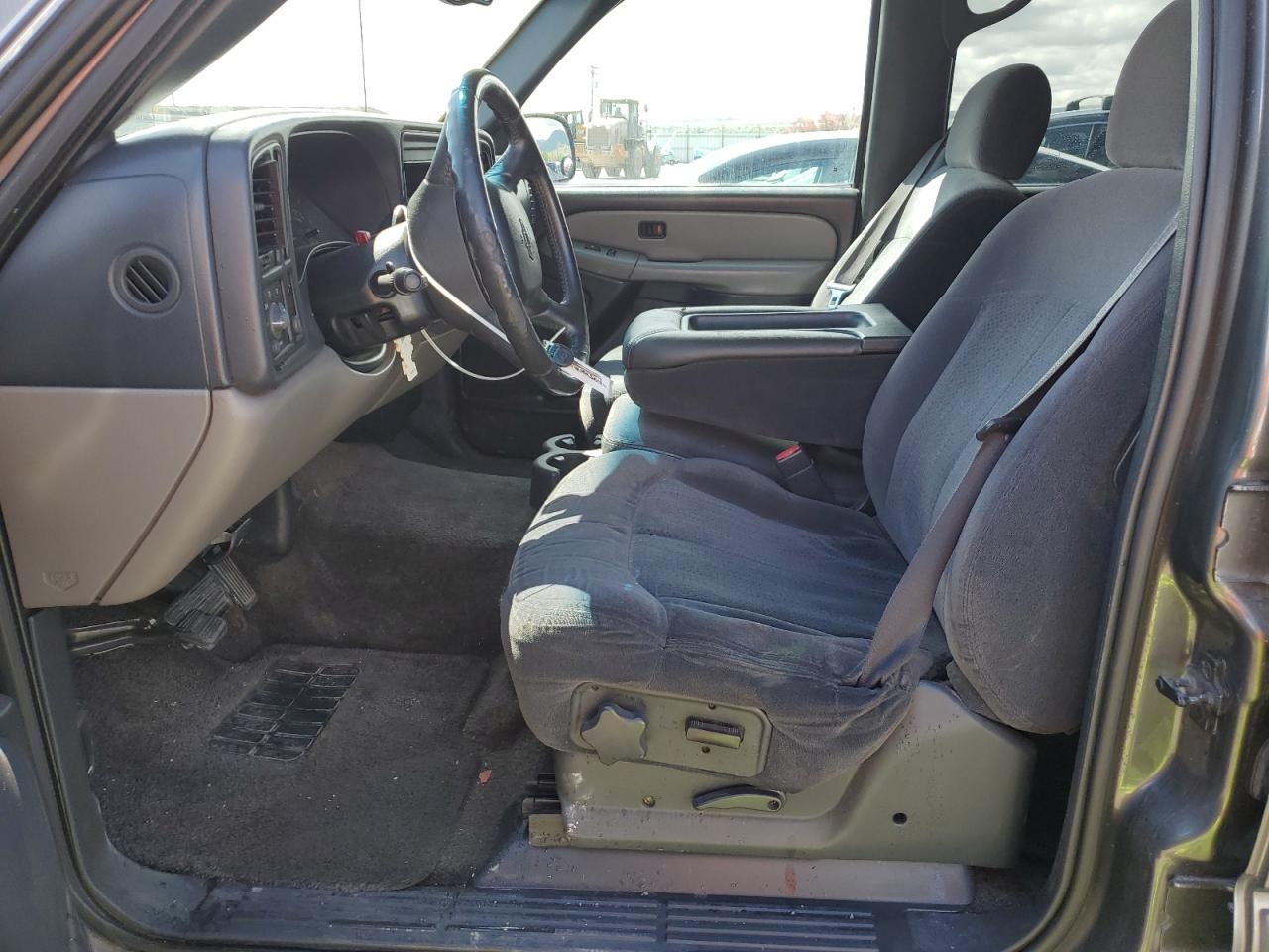 2002 Chevrolet Suburban C1500 VIN: 3GNEC16T82G220643 Lot: 55813845