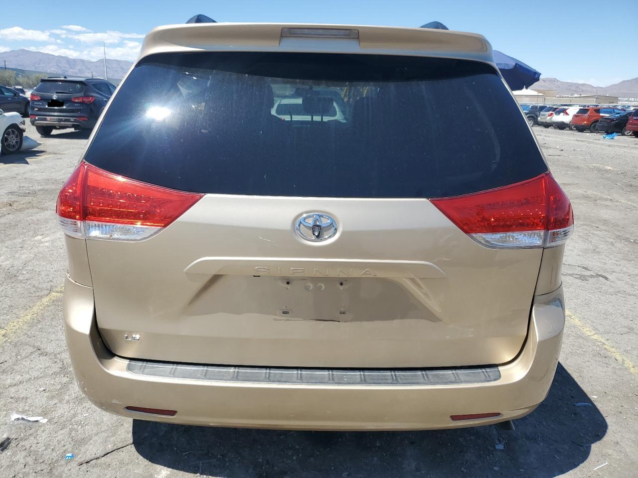 2012 Toyota Sienna Le VIN: 5TDKK3DC1CS243620 Lot: 56603945