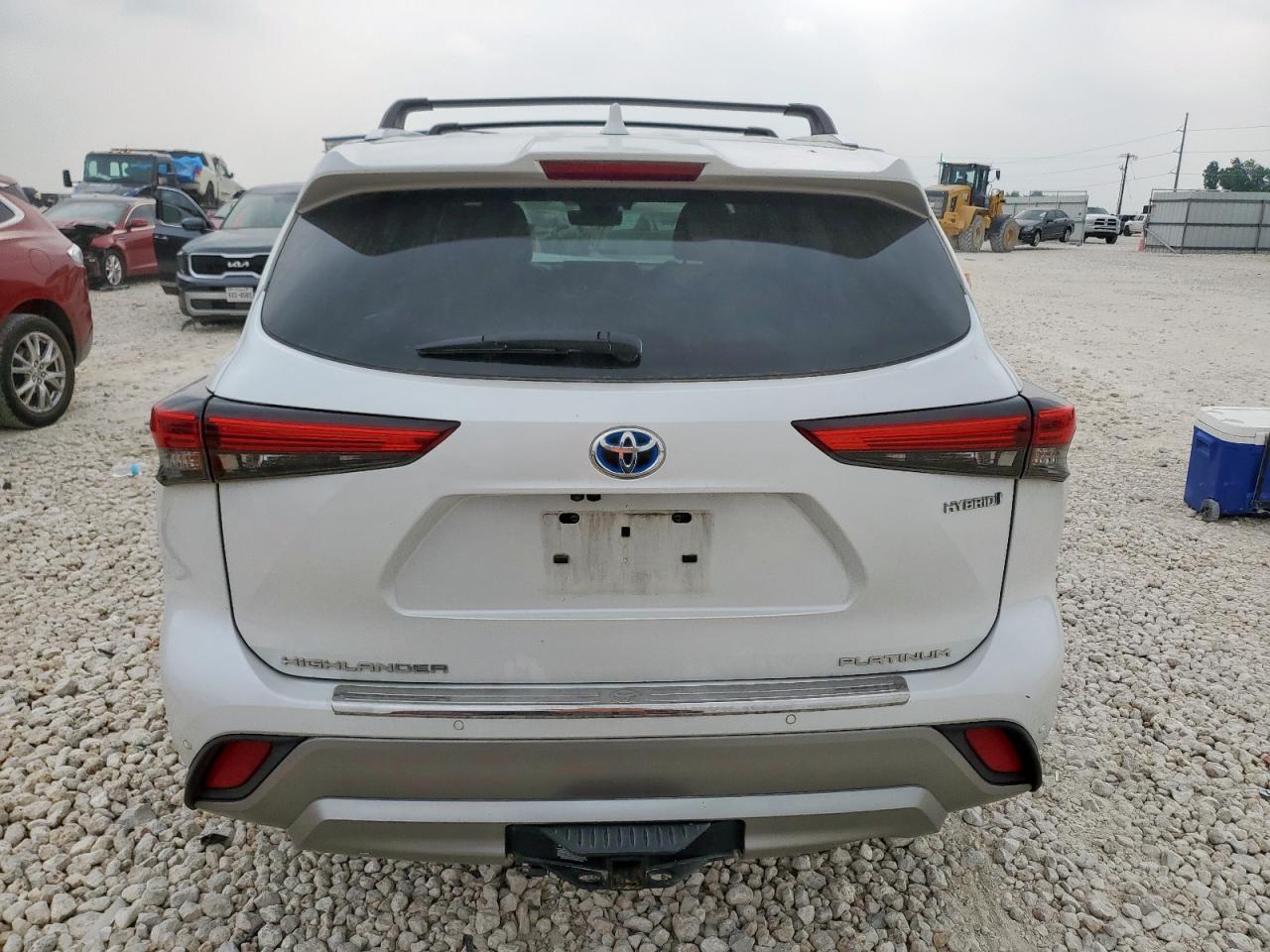 2022 Toyota Highlander Hybrid Platinum VIN: 5TDEBRCH0NS085528 Lot: 57013585