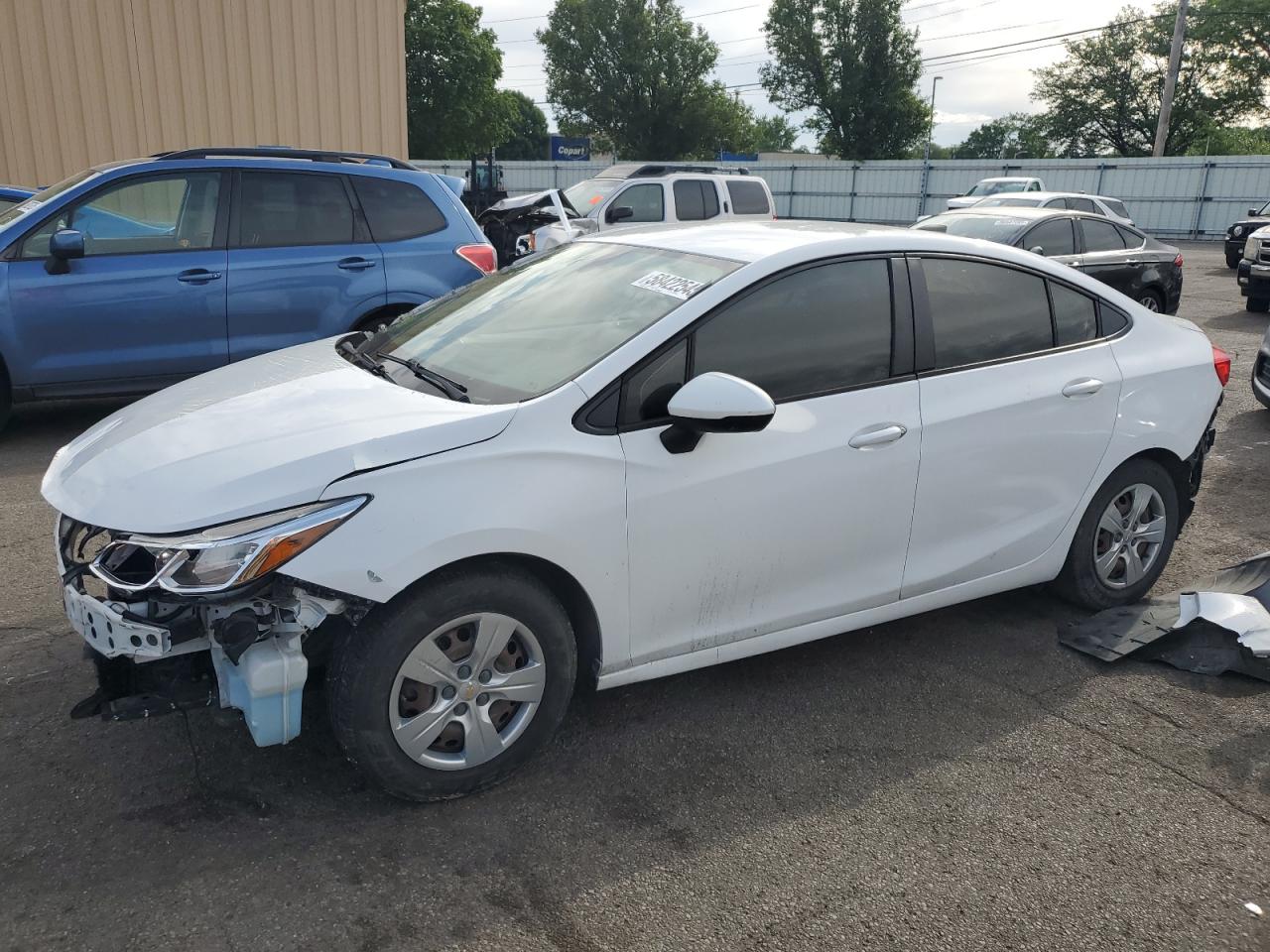 2017 Chevrolet Cruze Ls na sprzedaż w Moraine, OH - All Over