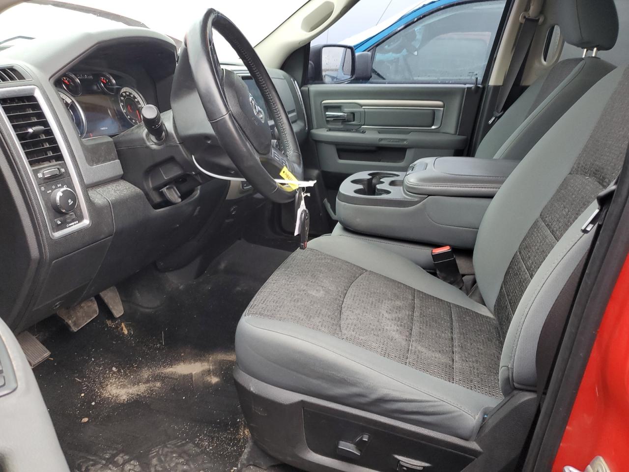 1C6RR7LT5HS579828 2017 Ram 1500 Slt