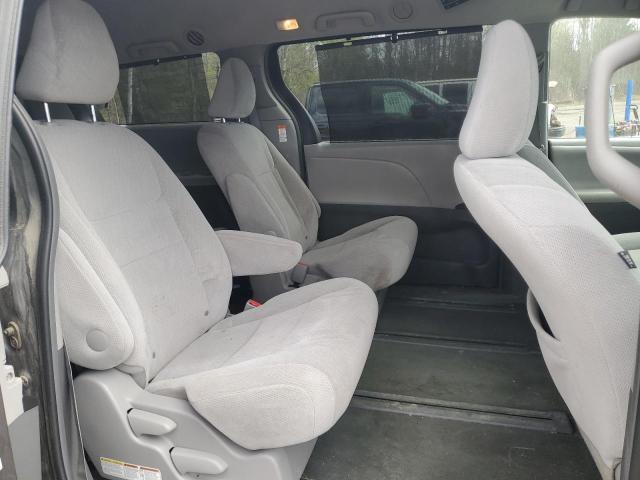 2015 TOYOTA SIENNA LE  