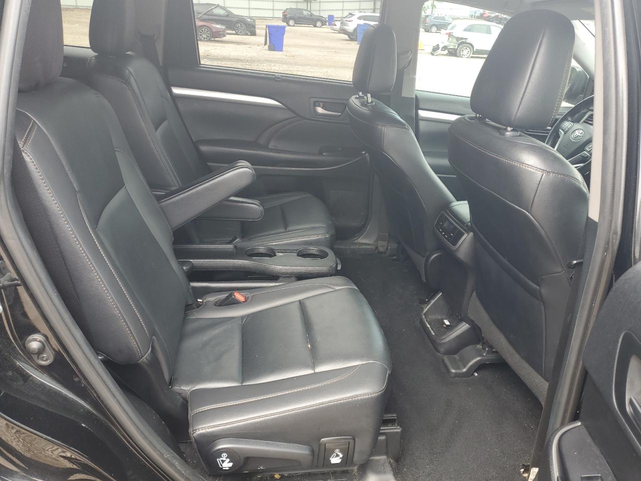5TDKZRFH1KS333632 TOYOTA HIGHLANDER 2019