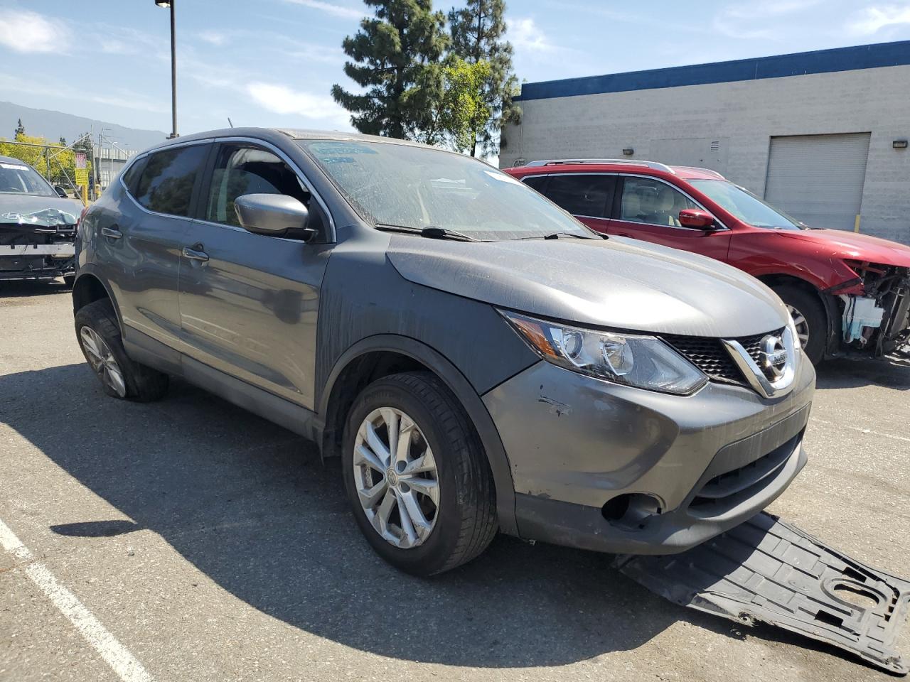 JN1BJ1CP0HW021852 NISSAN ROGUE 2017