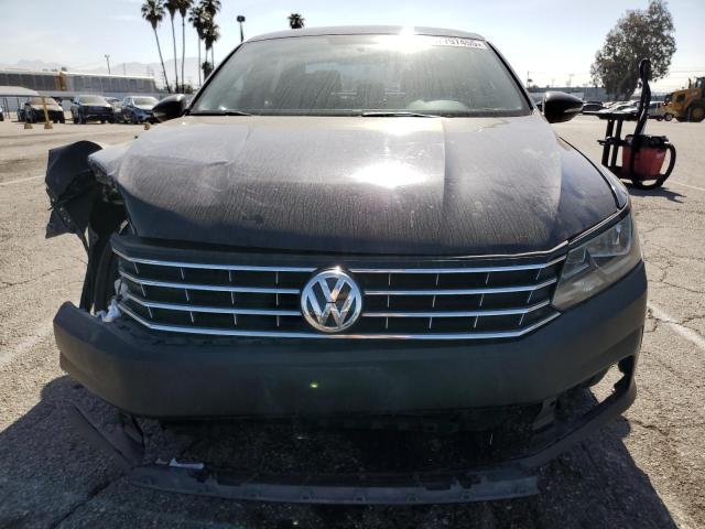  VOLKSWAGEN PASSAT 2017 Czarny