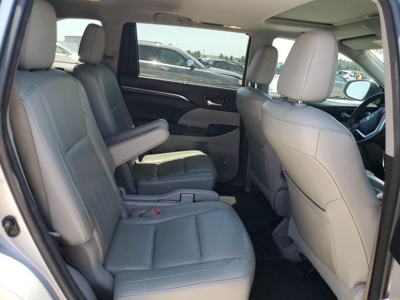 2015 Toyota Highlander Limited VIN: 5TDYKRFH9FS119704 Lot: 56801935