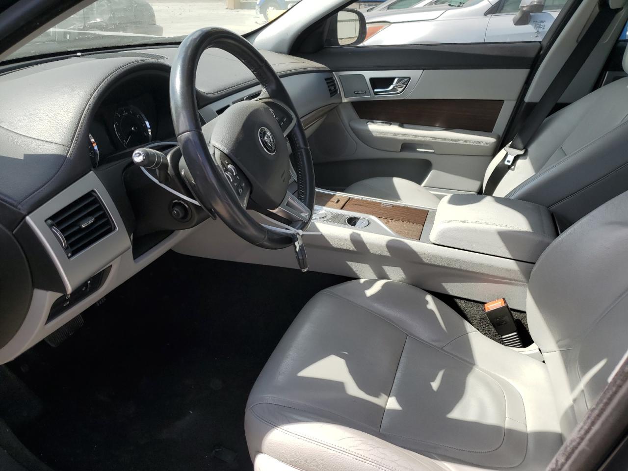 2015 Jaguar Xf 2.0T Premium VIN: SAJWA0FS9FPU88544 Lot: 57487475