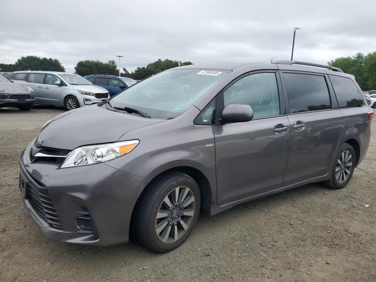 2019 Toyota Sienna Le იყიდება East Granby-ში, CT - Vandalism