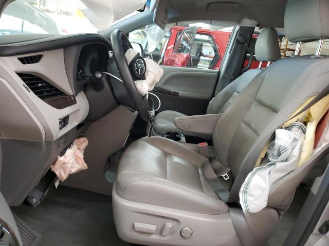Minivans TOYOTA All Models 2017 Srebrny