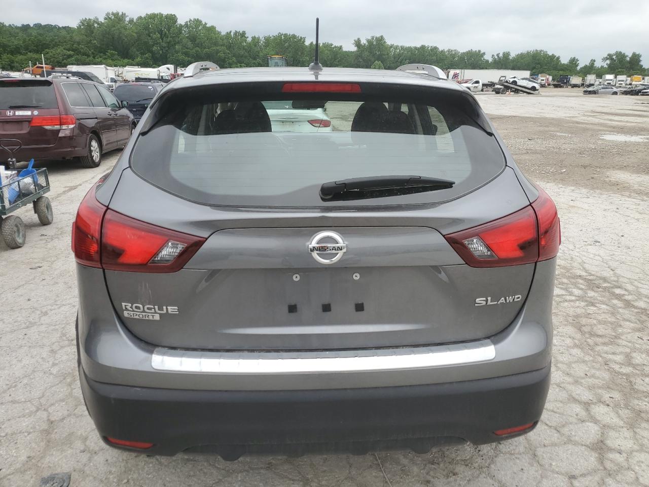 JN1BJ1CR6HW143892 NISSAN ROGUE 2017