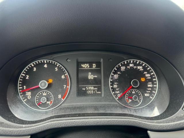 Sedans VOLKSWAGEN PASSAT 2013 Czarny