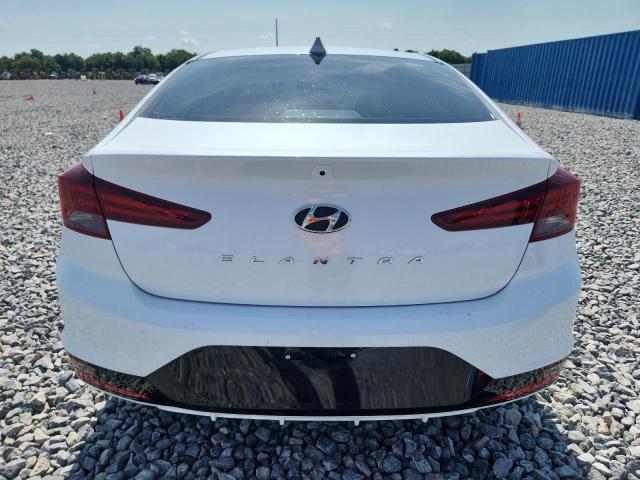  HYUNDAI ELANTRA 2019 Белый