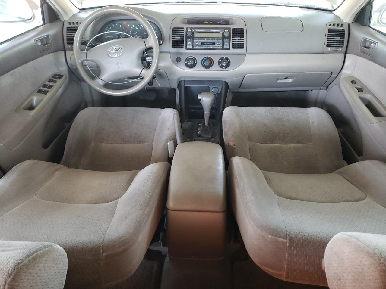 2004 Toyota Camry Le VIN: JTDBE32K640276392 Lot: 59149935