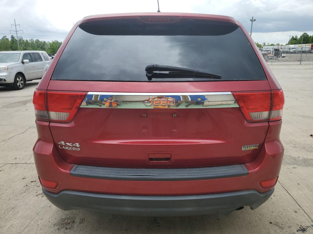 2011 Jeep Grand Cherokee Laredo VIN: 1J4RR4GG4BC575415 Lot: 56660405