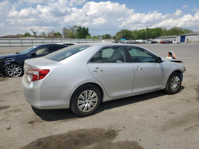  TOYOTA CAMRY 2014 Srebrny